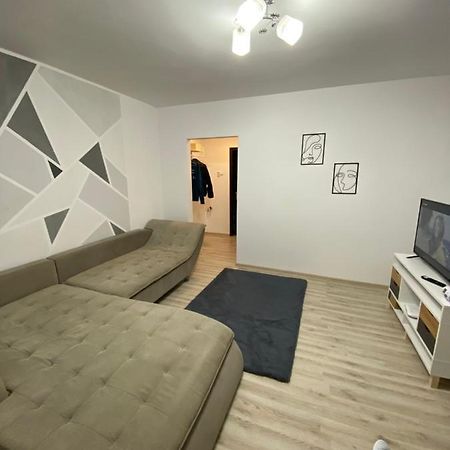 Cazare Petrosani Apartment Ngoại thất bức ảnh