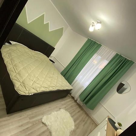 Cazare Petrosani Apartment Ngoại thất bức ảnh