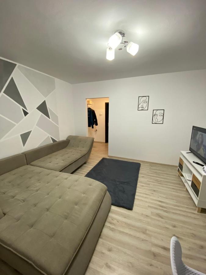 Cazare Petrosani Apartment Ngoại thất bức ảnh